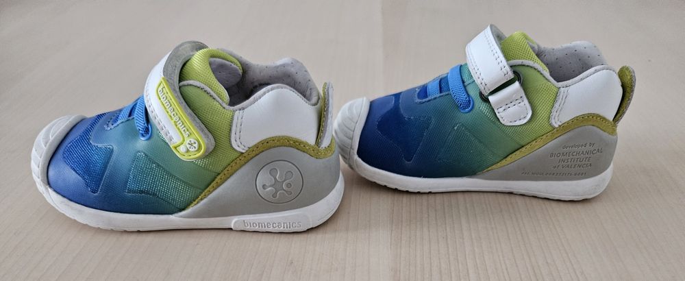 Buciki, półbuty, adidasy dziecięce; 20; Biomecanics; niebieskie
Rozmia