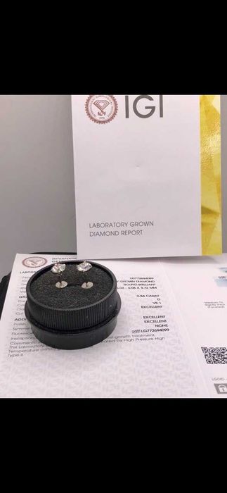 Серьги(гвоздики) белое золото бриллианты 1.67ct диаметр по 6 мм сертификат