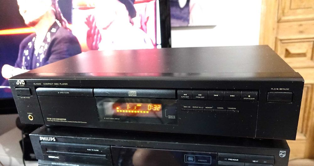 Odtwarzacz CD JVC XL V 242BK