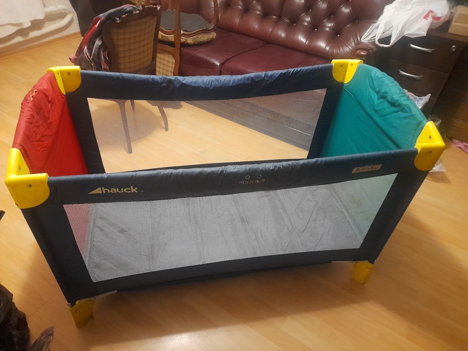 Дитячий   манеж.