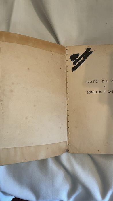 Livro Auto Da Alma (Gil Vicente) e Sonetos e Canções (Camões)