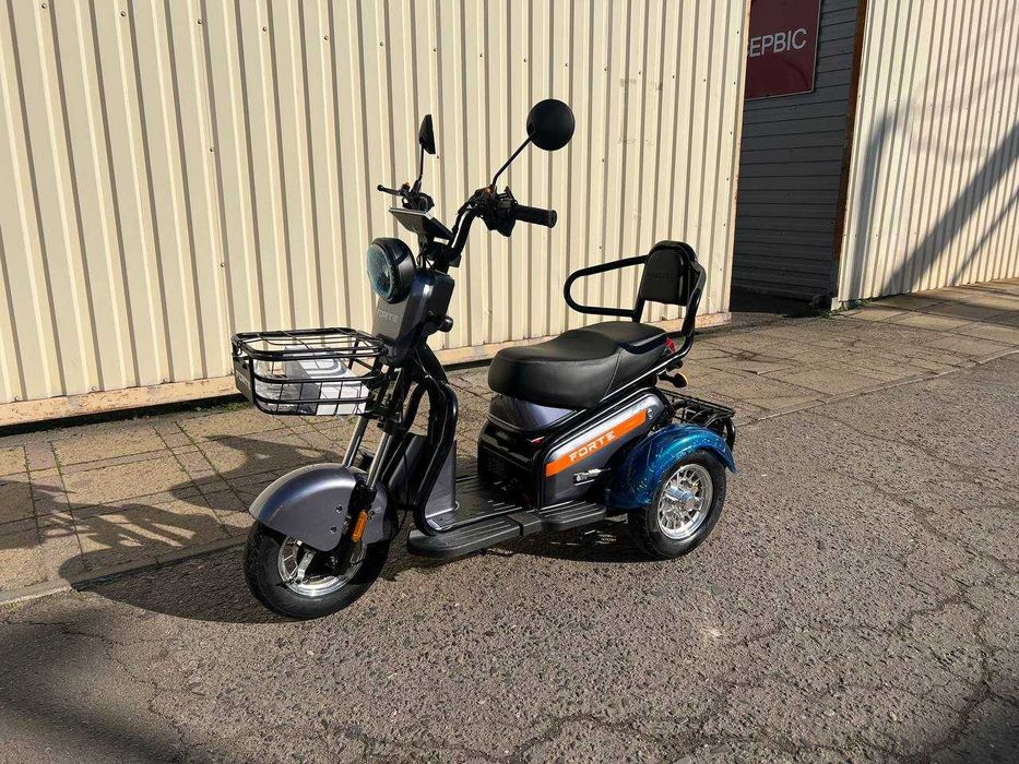 Трицикл аккамуляторный Forte S1-P600