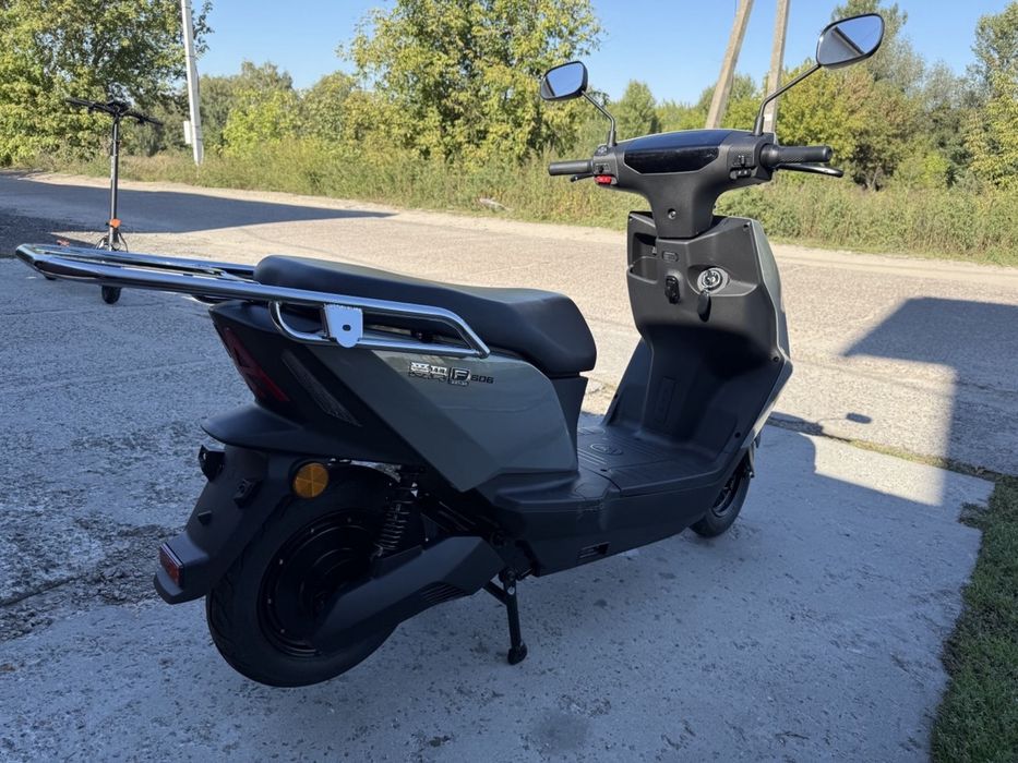 Електроскутер Aima F606