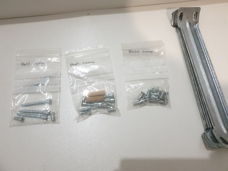 Cama de casal Tenalia (castanho claro)