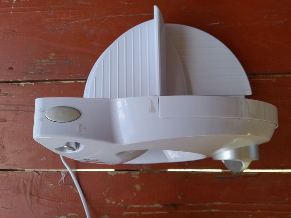 Хліборізка електрична