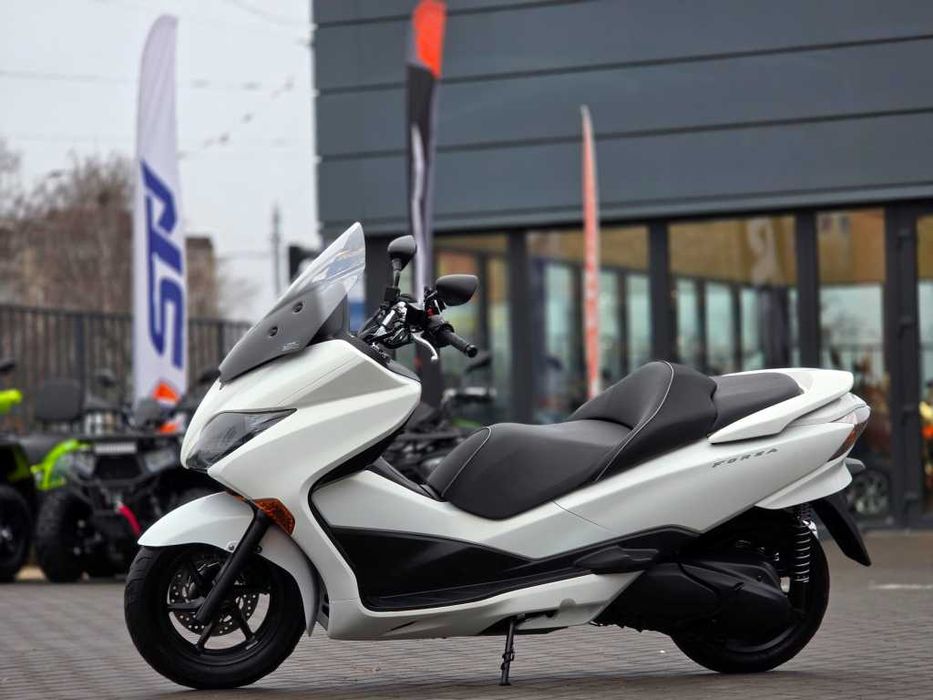 Макси-Скутер Honda Forza 250 только из Японии свежий завоз