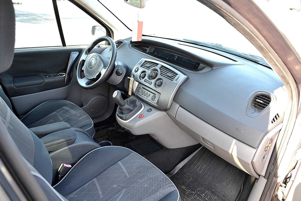Renault - Scenic 1.6 cm benzyna , klima , super stan , okazja !