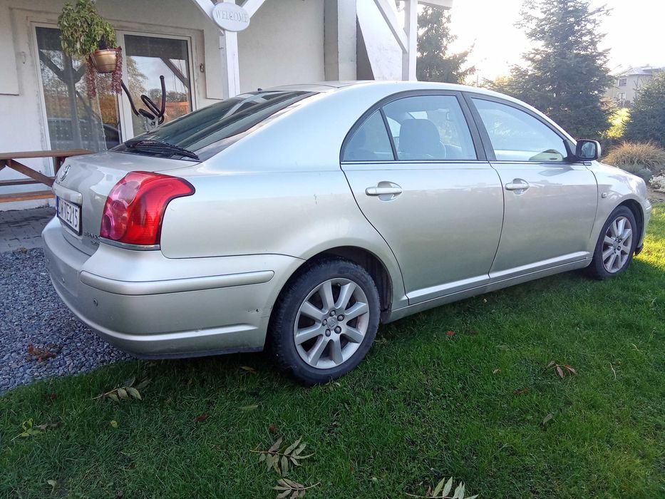 Toyota  Awensis    d4d  2006 rok