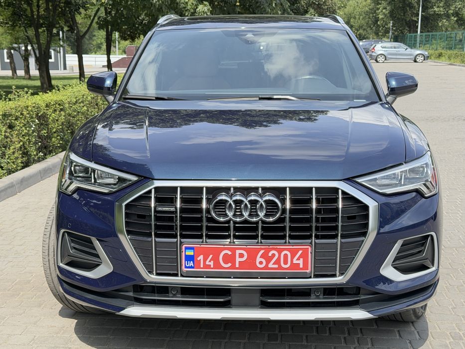 Audi Q3 2020 рік