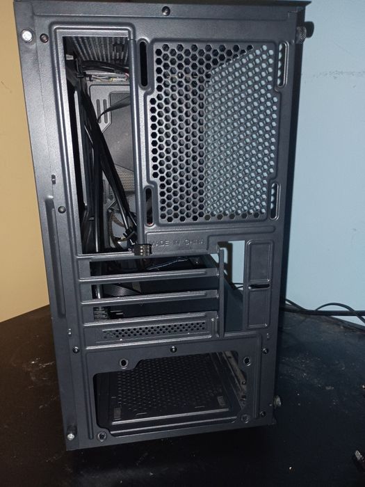 Sprzedam obudowę do komputera marki krux