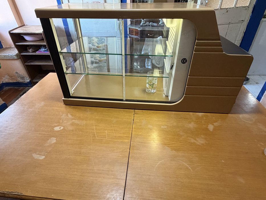 Vitrine refrigeradora expositora SACAIOLA industrial