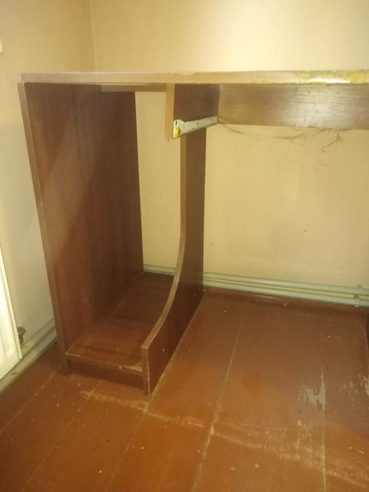 Стіл  комп'ютерний.