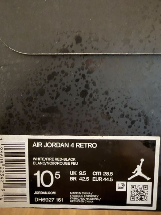 Air Jordan 4 Retro