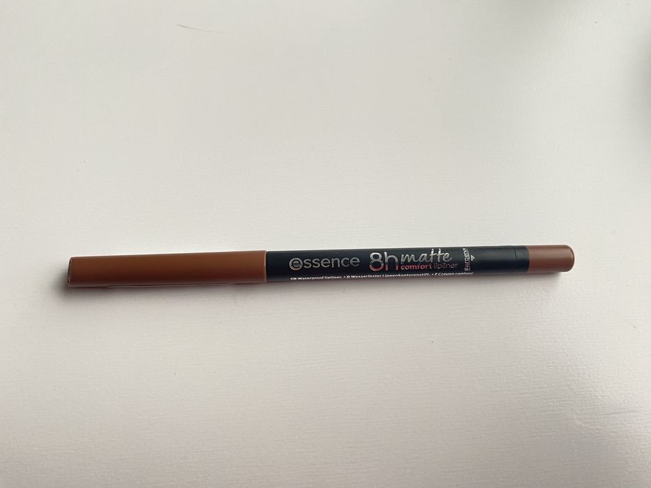 Nowa konturówka do ust kredka Essence 8h matte comfort lip liner 01