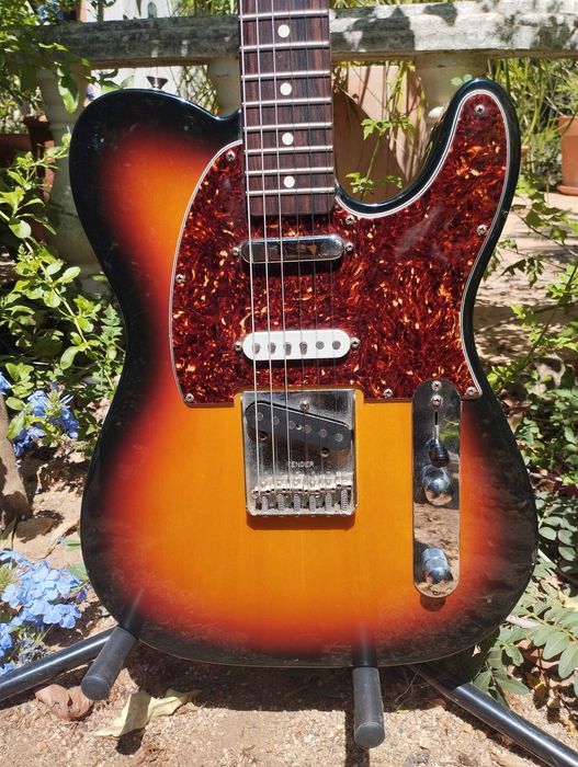 FENDER Telecaster Nashville Deluxe Electric Guitar / Guitarra