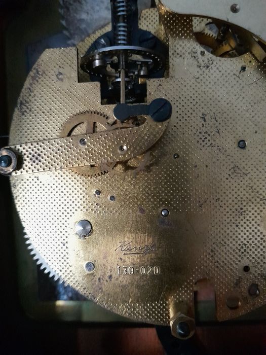 Zegar kominkowy z fazami księżyca