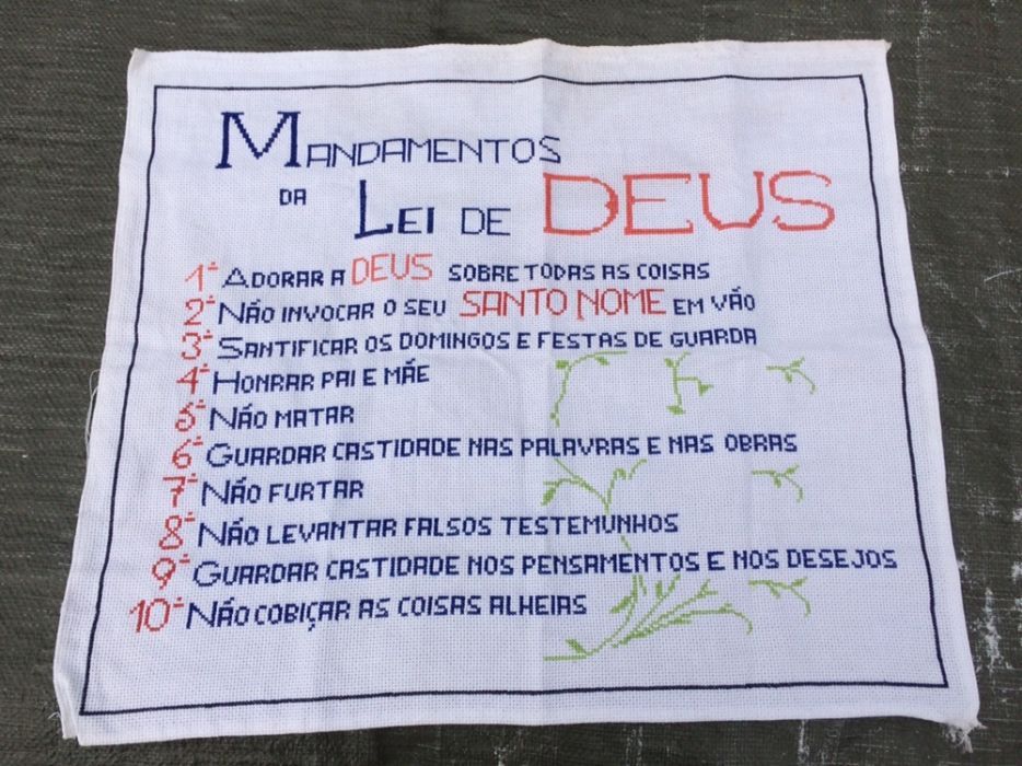 Mandamentos bordados