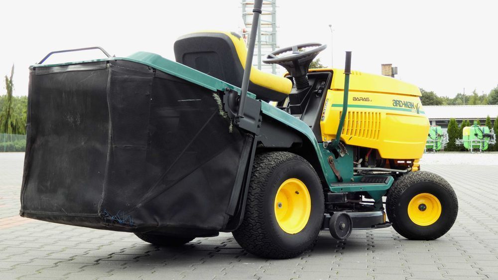 Traktorek kosiarka Yard-Man HN7155 Briggs&Stratton (180903.5) - Baras