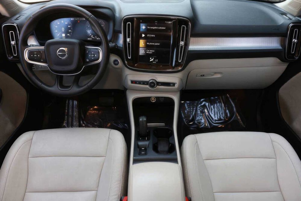 Volvo Xc40      2021