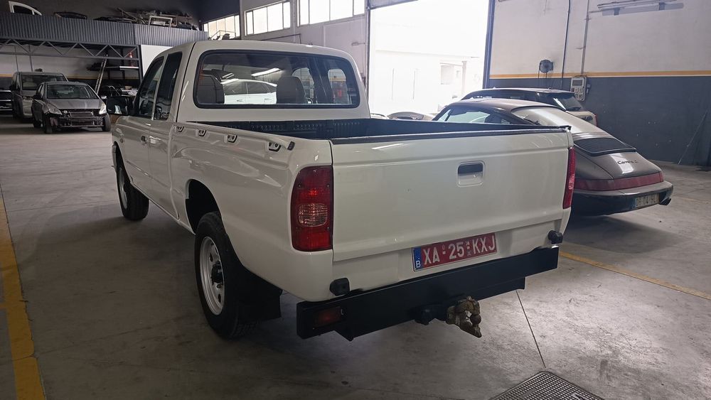 Mazda  B2500 excellent estado Peintura completa