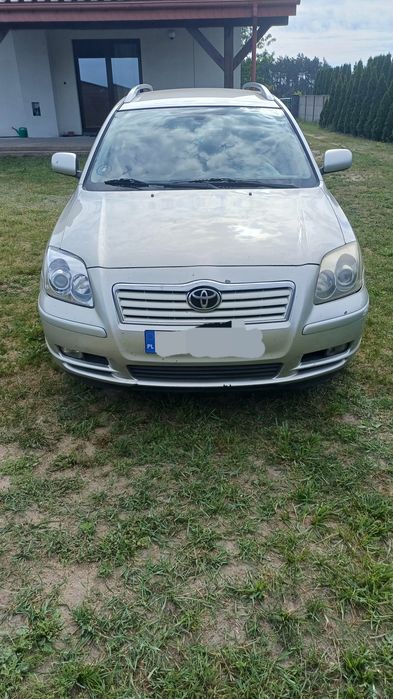 Sprzedam Toyotę Avensis