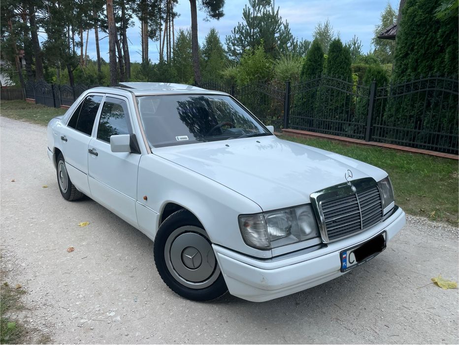 Mercedes-Benz W124