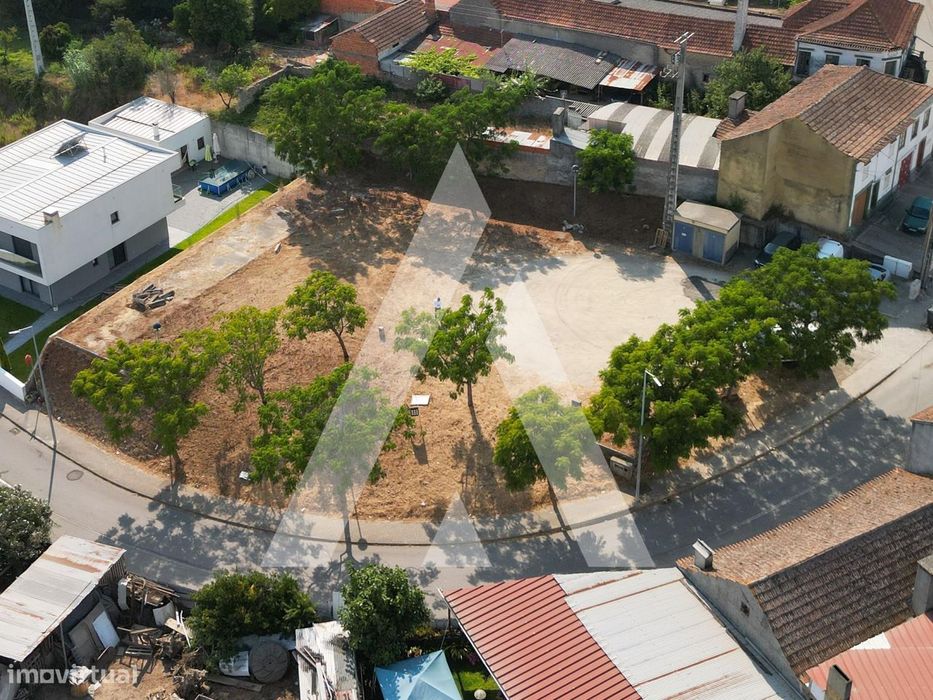 Terreno Urbano para Construção em Altura em Mamodeiro! — Requeixo, Nossa Senhora De Fátima E Nariz, Aveiro