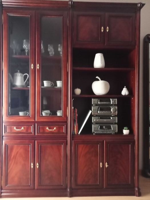 Vendo móvel de sala em madeira