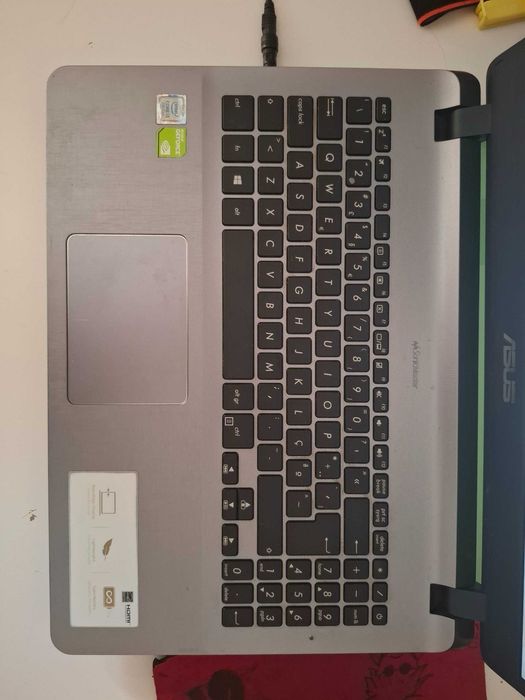 portátil asus F507U + acessórios (negociável)
