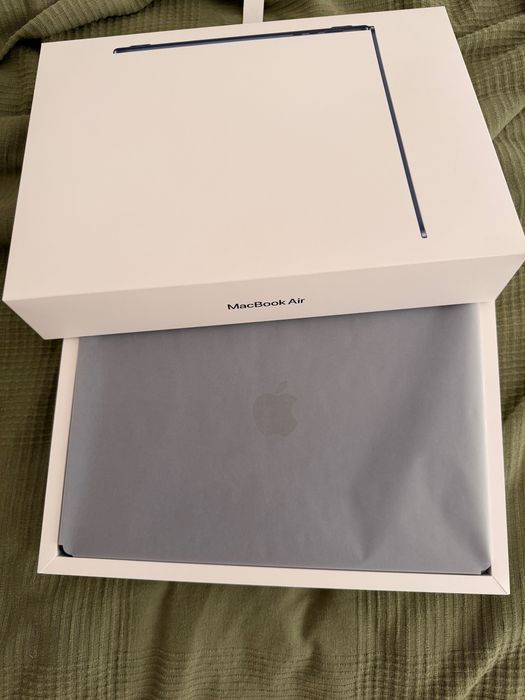 Apple MacBook Air 15″ M4 / 24 GB RAM / 512 GB SSD – stan idealny