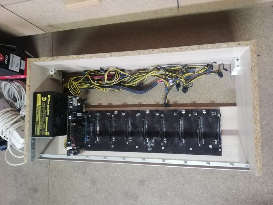 Тушка на 8 видеокарт, плата для GPU сервера