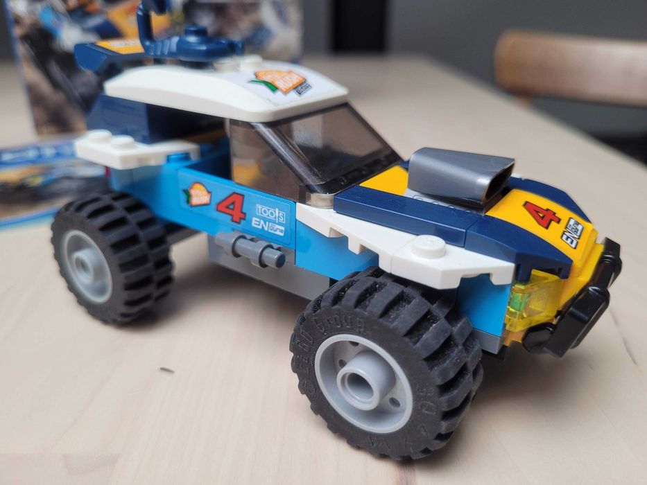Zestaw Lego City - Pustynna wyścigówka 60118, komplet