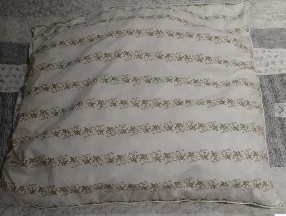 Poduszka syntetyczna jysk gold 60x70cm