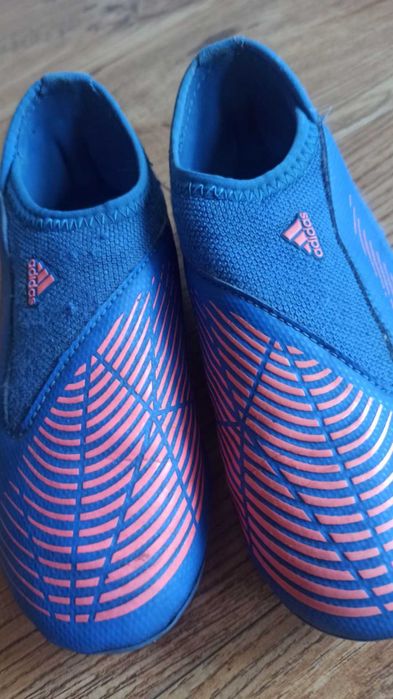 Бутсы ADIDAS для юного футболиста