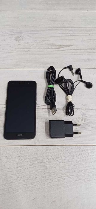 Smartfon Telefon Huawei Y6 SCL-L01 8GB + SD 16 GB 8+ 2 MP LTE