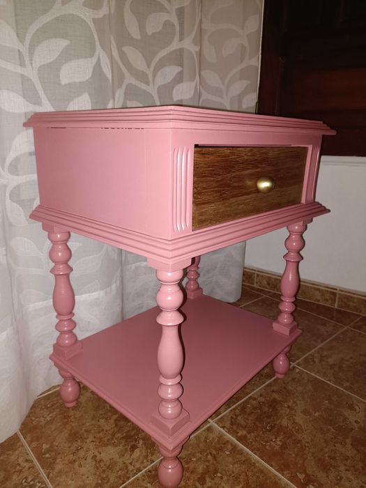 Mesinha de cabeceira madeira maciça