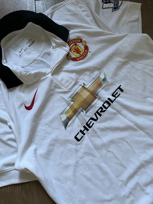 Продам дві футбольні форми!