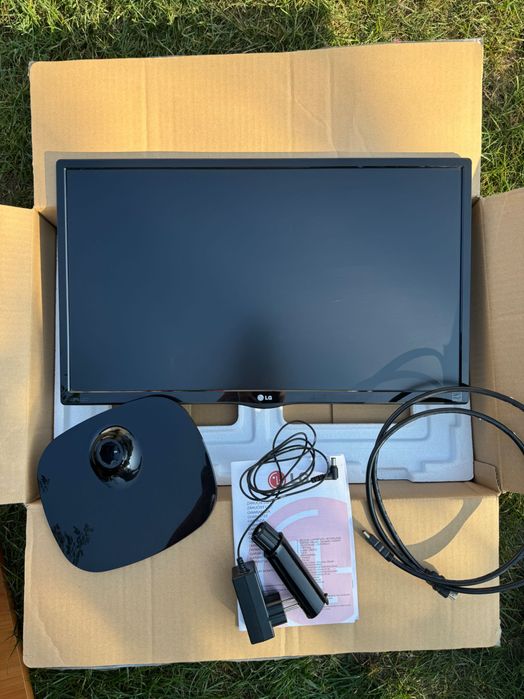 Монітор 23.8” FullHD LG 24MP57HQ-P. VGA і HDMI кабелі. Камера Logitech