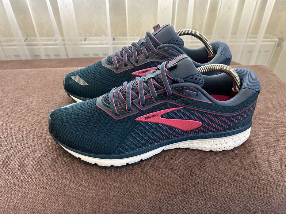 Чоловічі  кросівки Brooks Ghos