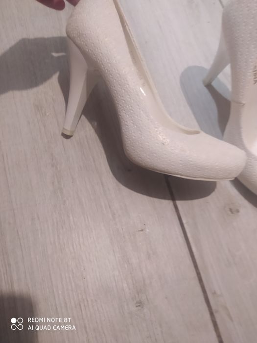 Весільні туфлі ..