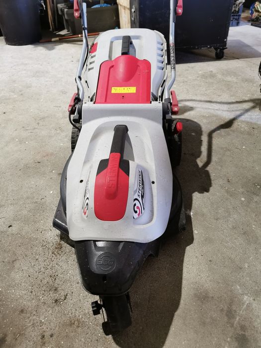 Máquina de cortar relva  STERWINS 1700W