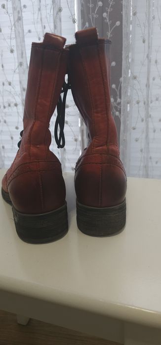 Buty wiązane glany trzewiki Carinii r.37