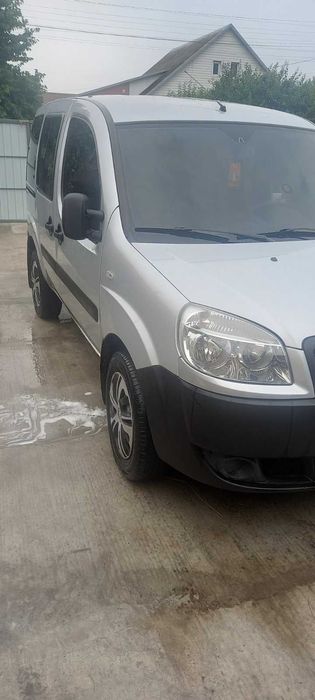 Fiat Doblo 2011 року