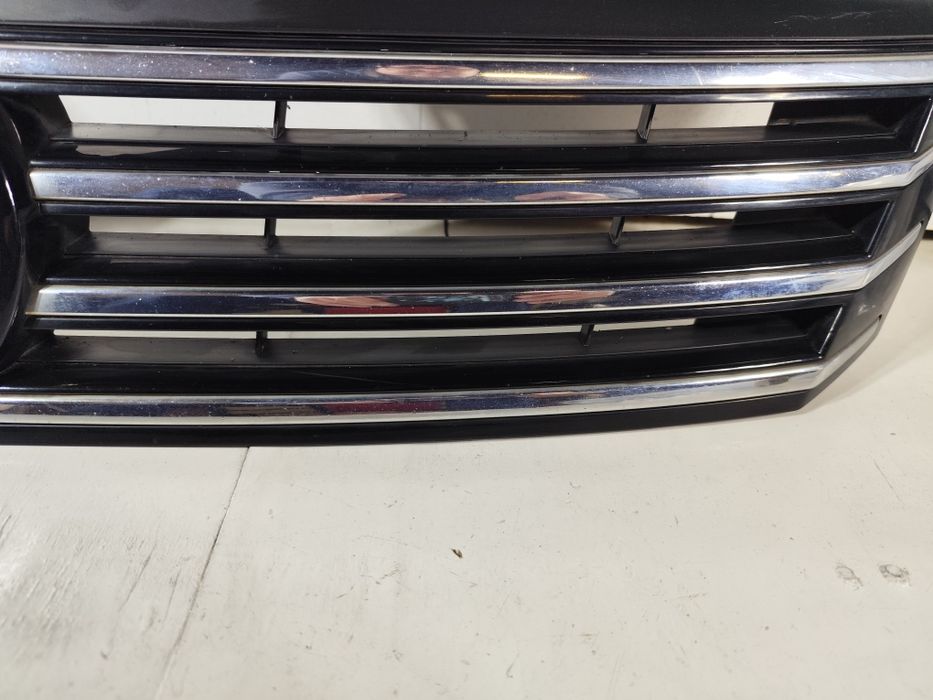 VW PASSAT B7 10- Grill Atrapa Przód Przednia Emblemat Oryginał WLKP