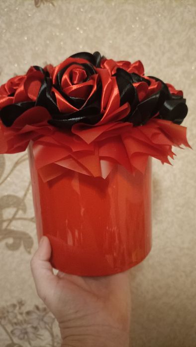 Квіти з атласної стрічки