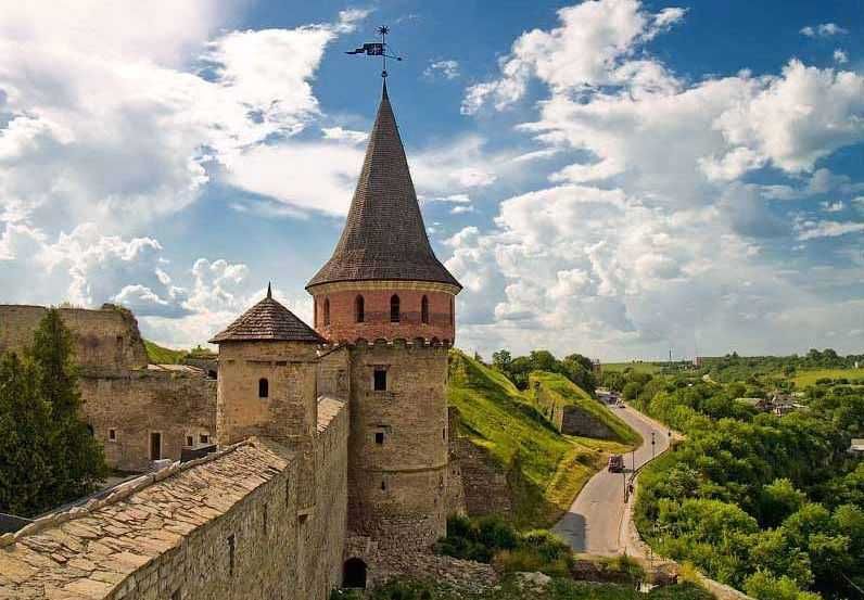 Екскурсія Гід екскурсовод Чернівці Хотин Кам'янець Бакота Кривче