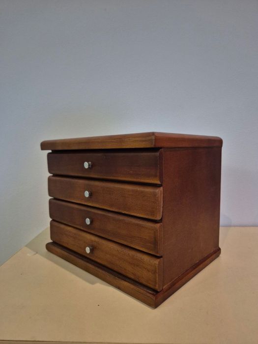 Деревʼяна шкатулка, фотоальбом