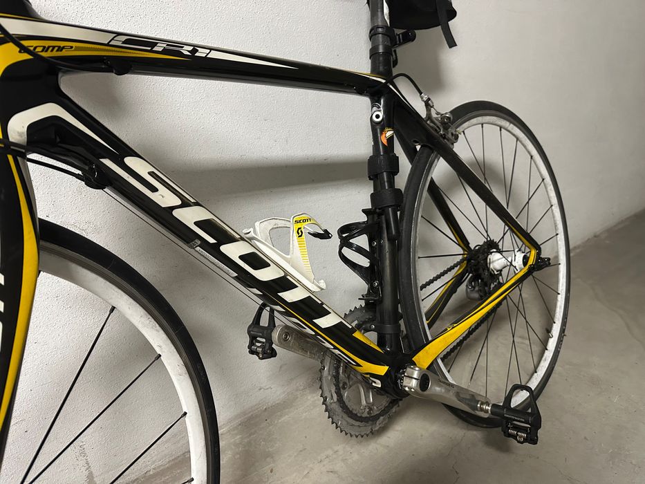 Bicicleta em carbono Scott