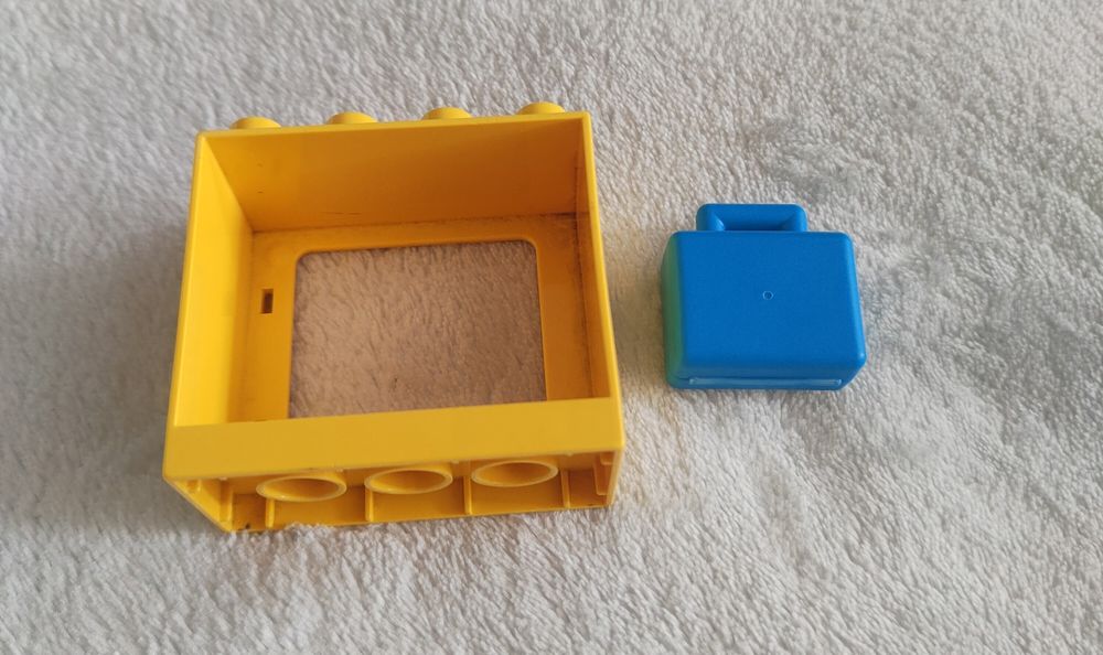 LEGO Duplo rama od okna i walizka
