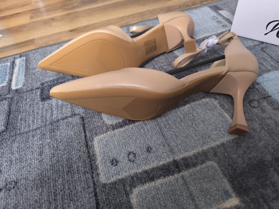 Czółenka na szpilce